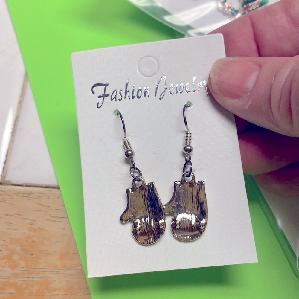 Dangle mittens earrings with rhinestones - Picture 3 of 4